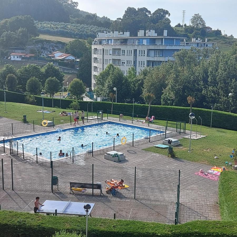Soleado Piso Con Garaje Y Piscina A 8' Centro Apartman Castro Urdiales Kültér fotó