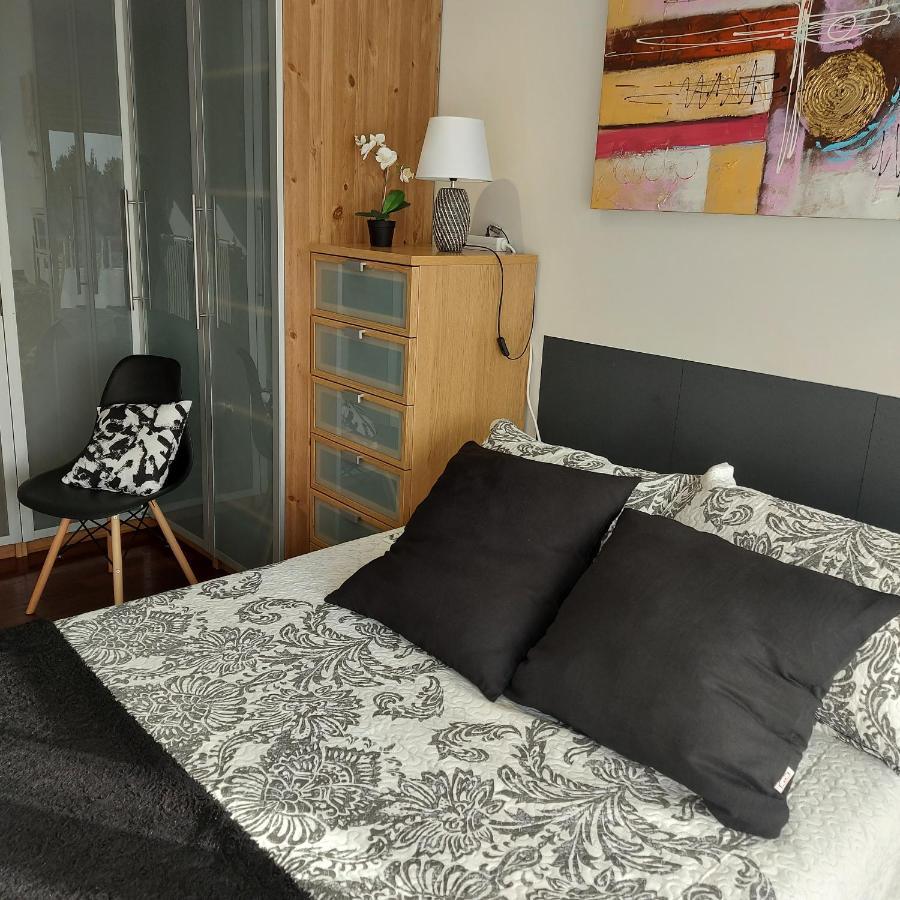 Soleado Piso Con Garaje Y Piscina A 8' Centro Apartman Castro Urdiales Kültér fotó