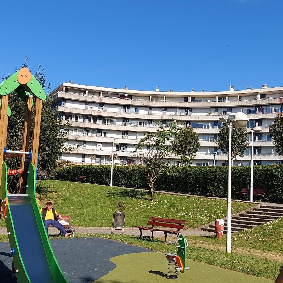 Soleado Piso Con Garaje Y Piscina A 8' Centro Apartman Castro Urdiales Kültér fotó